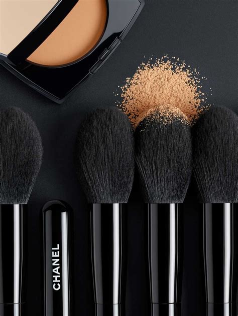 chanel makeup brush